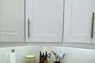 18336 NW 6th St, Pembroke Pines, FL 33029 - Photo 12