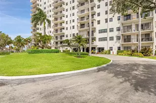 1201 S Ocean Dr, Hollywood, FL 33019 - Photo 38