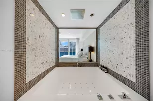 200 Biscayne Blvd Way, Miami, FL 33131 - Photo 16