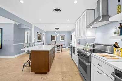 608 NW 25th St, Wilton Manors, FL 33311 - Photo 8