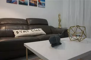 810 7th St, Miami Beach, FL 33139 - Photo 2