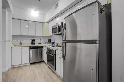 810 7th St #107, Miami Beach, FL 33139 - Photo 12
