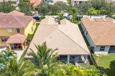 19138 Stonebrook St, Weston, FL 33332 - Photo 2