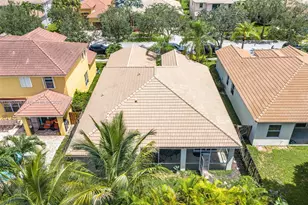 19138 Stonebrook St, Weston, FL 33332 - Photo 2