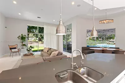 2438 Poinciana Ct, Weston, FL 33327 - Photo 46