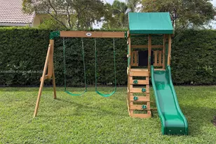 2438 Poinciana Ct, Weston, FL 33327 - Photo 20