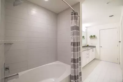 999 SW 1st Ave #1715, Miami, FL 33130 - Photo 4