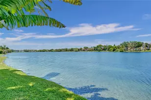 873 NE 195th St, North Miami Beach, FL 33179 - Photo 28