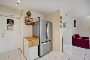 200 Diplomat Pkwy, Hallandale Beach, FL 33009 - Photo 14