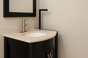 555 NE 15th St, Miami, FL 33132 - Photo 20