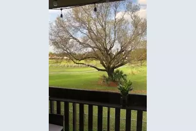 425 W Park Dr #12, Miami, FL 33172 - Photo 4