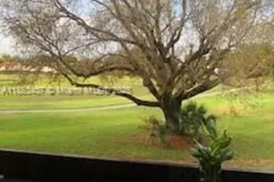 425 W Park Dr, Miami, FL 33172 - Photo 4