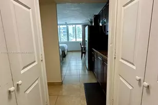 19201 Collins Ave, Sunny Isles Beach, FL 33160 - Photo 2