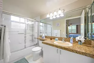 19999 E Country Club Dr, Aventura, FL 33180 - Photo 12