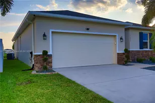 4582 Baler Trails Dr, Saint Cloud, FL 34772 - Photo 2
