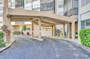 1100 St Charles Pl, Pembroke Pines, FL 33026 - Photo 2