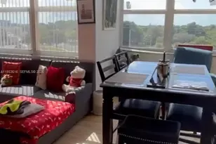 1100 St Charles Pl, Pembroke Pines, FL 33026 - Photo 6