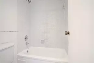 1100 St Charles Pl, Pembroke Pines, FL 33026 - Photo 22