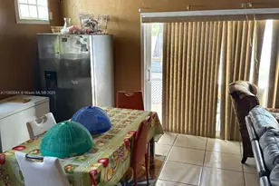 985 NE 146th St, North Miami, FL 33161 - Photo 8