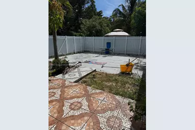 985 NE 146th St, North Miami, FL 33161 - Photo 10