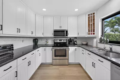 2481 SE 15th St, Pompano Beach, FL 33062 - Photo 20