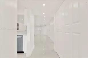 8320 Sands Point Blvd, Tamarac, FL 33321 - Photo 6