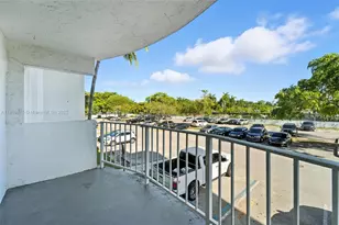 496 NW 165th St Rd, Miami, FL 33169 - Photo 12