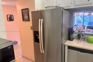 4270 NW 40th St, Lauderdale Lakes, FL 33319 - Photo 4