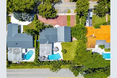 251 E Shore Dr E, Miami, FL 33133 - Photo 52