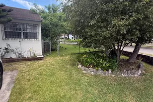 11472 SW 4th St, Sweetwater, FL 33174 - Photo 6