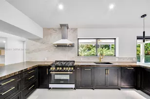 899 NE 71st St, Miami, FL 33138 - Photo 12