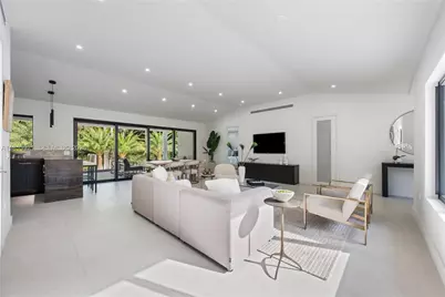 899 NE 71st St, Miami, FL 33138 - Photo 36