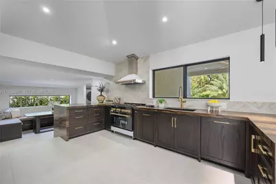 899 NE 71st St, Miami, FL 33138 - Photo 10