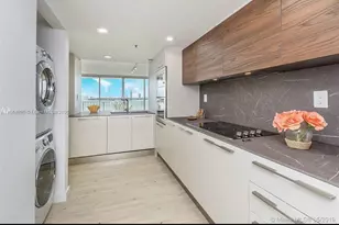 7601 E Treasure Dr, North Bay Village, FL 33141 - Photo 22