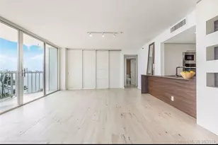 7601 E Treasure Dr, North Bay Village, FL 33141 - Photo 16