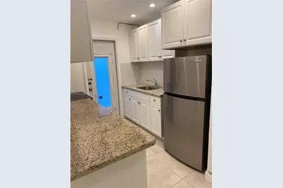 7725 Carlyle Ave #4, Miami Beach, FL 33141 - Photo 4
