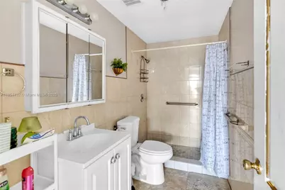 1855 W 62nd St #E-306, Hialeah, FL 33012 - Photo 8