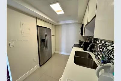 18011 Biscayne Blvd #1802, Aventura, FL 33160 - Photo 4