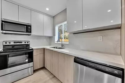 108 SE 23rd St, Fort Lauderdale, FL 33316 - Photo 2