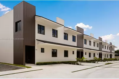 540 NW 7th St #3, Florida City, FL 33034 - Photo 1