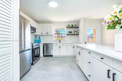 604 Laconia Cir #B, Lake Worth, FL 33467 - Photo 4