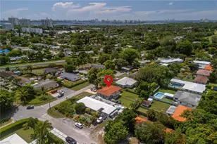 11020 NE 10th Ave, Biscayne Park, FL 33161 - Photo 2