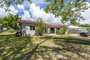 11020 NE 10th Ave, Biscayne Park, FL 33161 - Photo 4