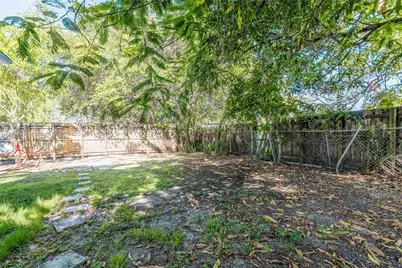 180 NW 59th St, Miami, FL 33127 - Photo 18