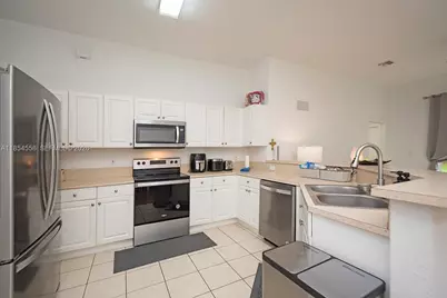 961 NE 36th Ave, Homestead, FL 33033 - Photo 8