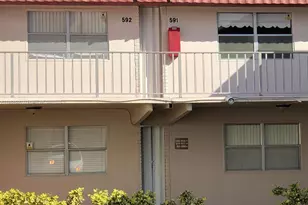 591 Saxony M, Delray Beach, FL 33446 - Photo 2