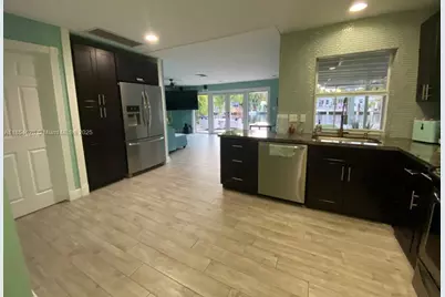 1350 NE 30th St #0, Oakland Park, FL 33334 - Photo 8