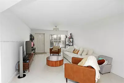 10921 NW 88th Ter #1303, Doral, FL 33178 - Photo 8