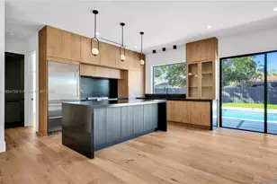 8765 SW 175th St, Palmetto Bay, FL 33157 - Photo 4