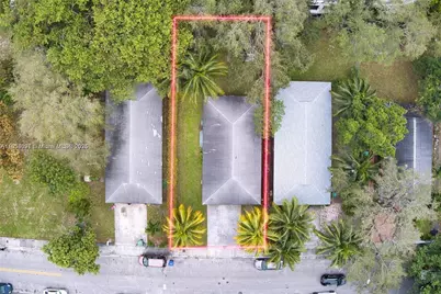 1157 NW 7th Ct, Miami, FL 33136 - Photo 2